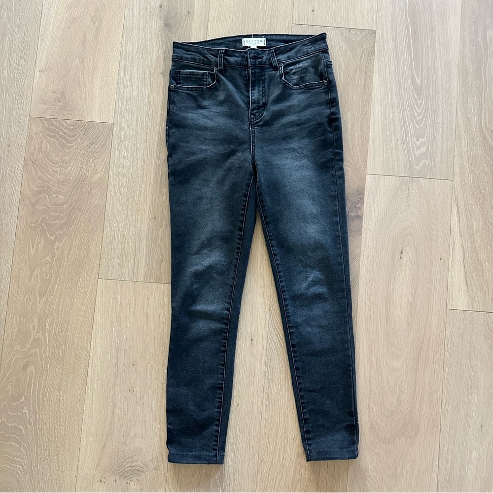 Harper Heritage Dark Wash Black Skinny Jeans size 27